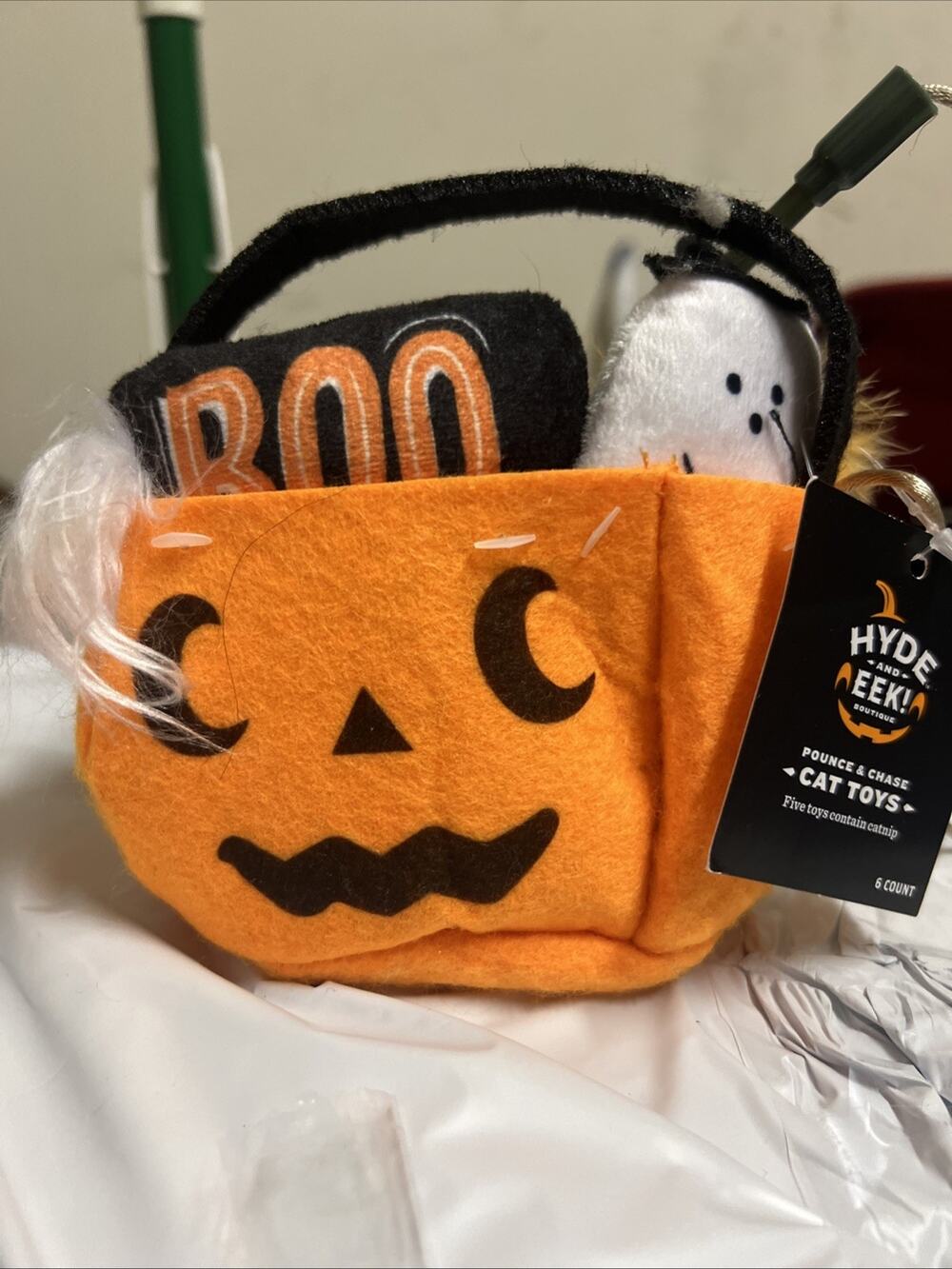 Hyde & EEK! Cat Toys Gift Set 6 pc Pounce & Chase Catnip Halloween Pumpkin NEW